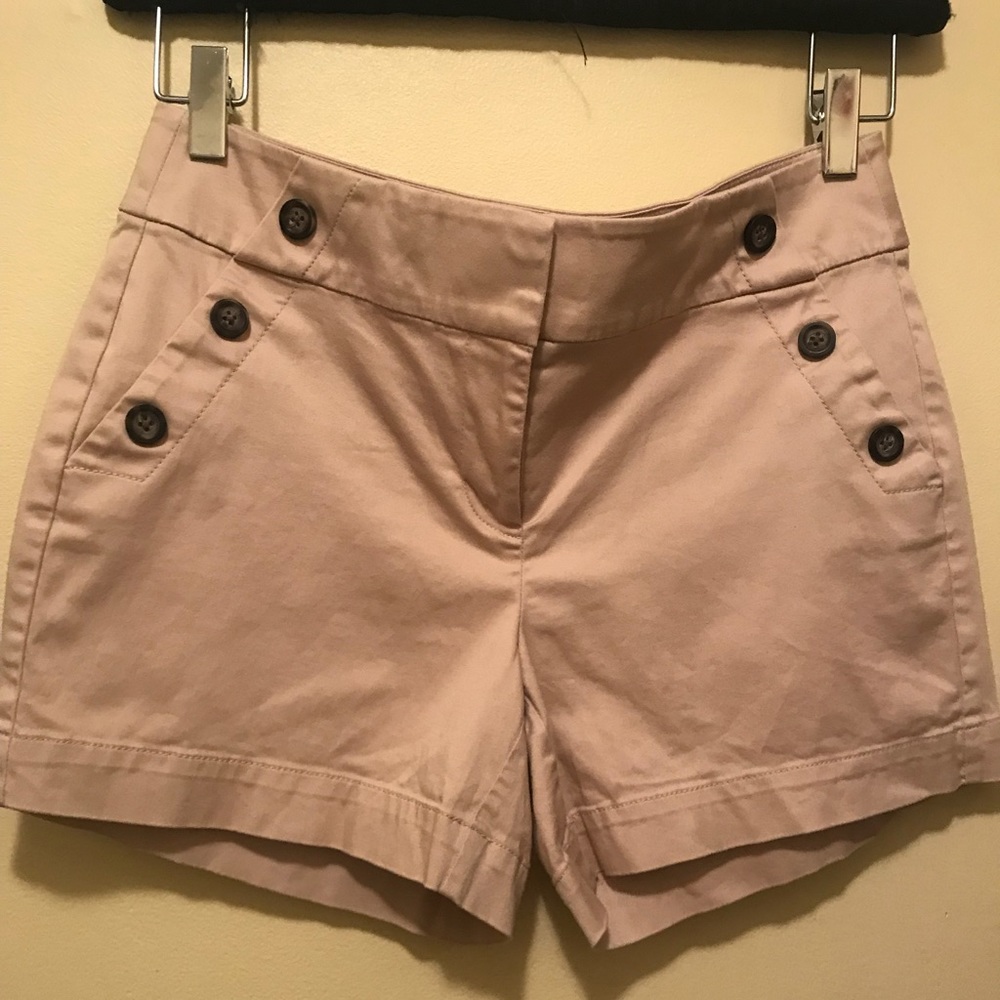 Khaki WHBM 5 inch shorts with button detail